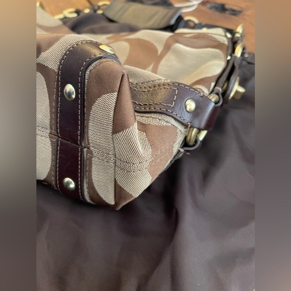 Coach Shoulder Bag - Picture 5 of 7